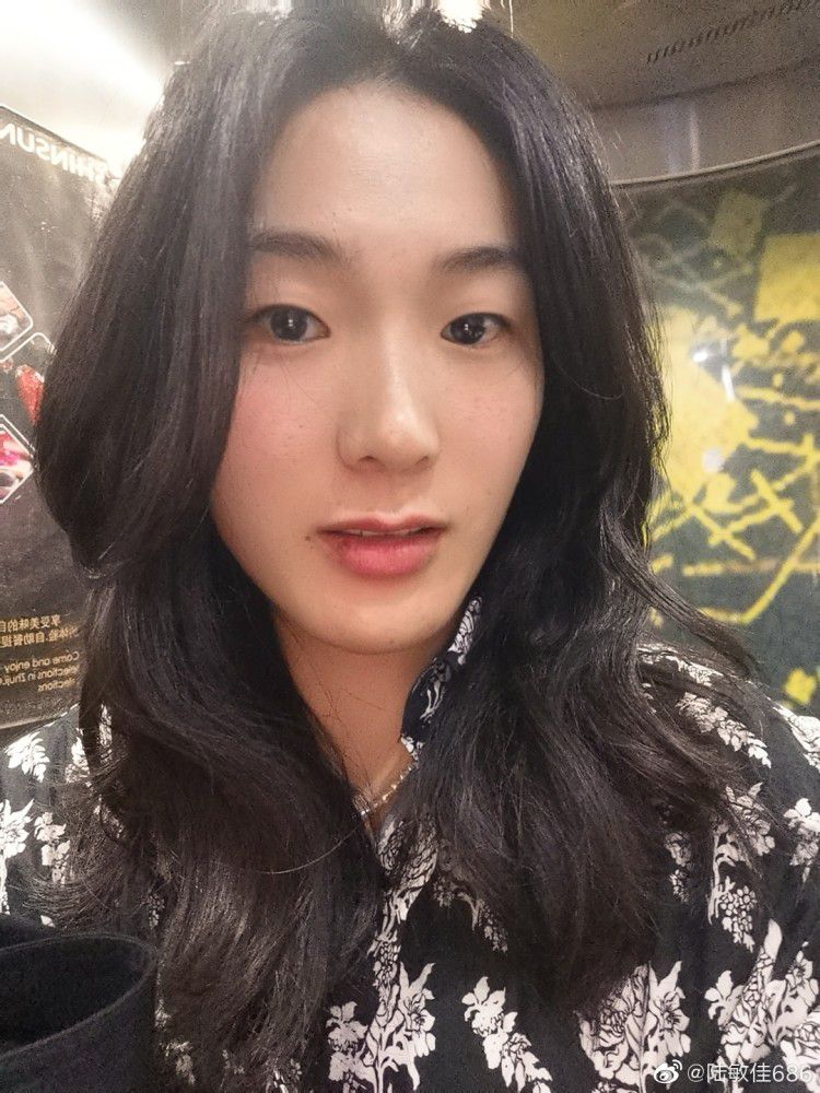 英力士承诺注资3亿美元重建老特拉福德 这让其股权进一步增加The Athletic发文，谈到了拉特克利夫在收购曼联后，对于老特拉福德的重建计划。